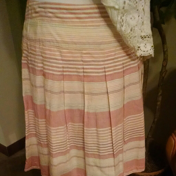 Cute skirt. Office to happy hour.