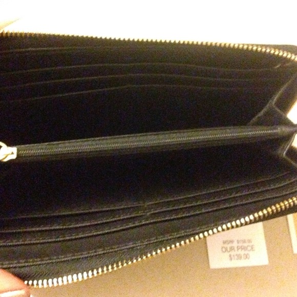 Michael Kors Jet Set Wallet - Picture 4 of 4