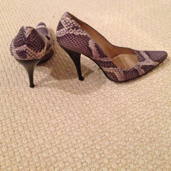 Stuart Weitzman Snakeskin Stilletos - Picture 2 of 3