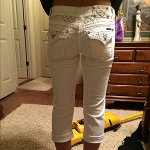 Miss me white capris!