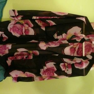 Flower printed 3/4 sleeve shirt