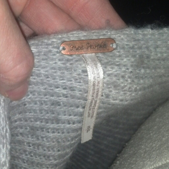 FREE PEOPLE SWEATER - Picture 4 of 4