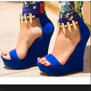 Scene - Royal Blue Sandals Size 9