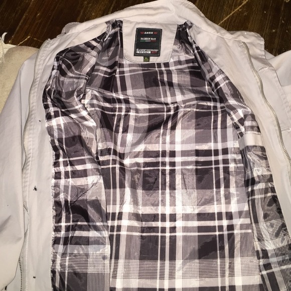 Men's L jacket (might be smaller) - Picture 4 of 4