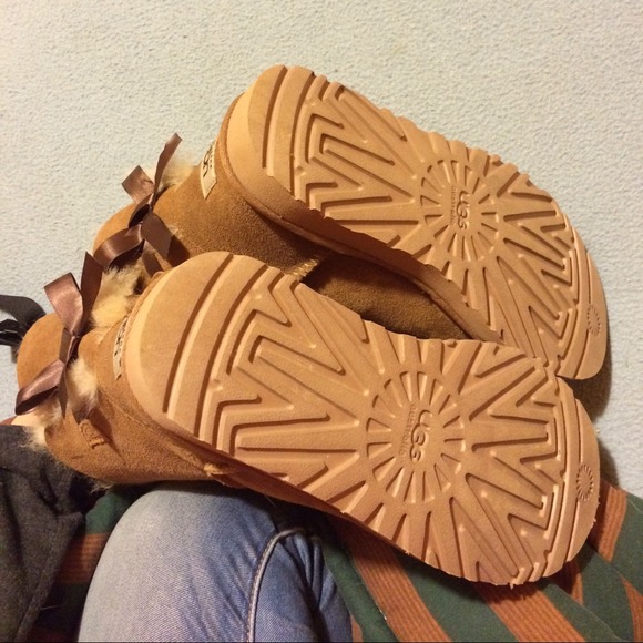 NWT uggs 😍❤️ - Picture 2 of 2