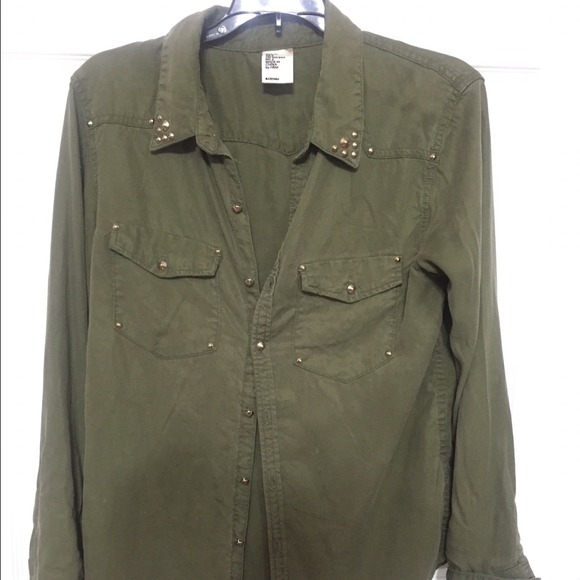 Studded army green button up😎👍✌️