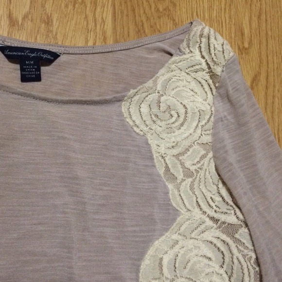 American Eagle Top - Picture 4 of 4