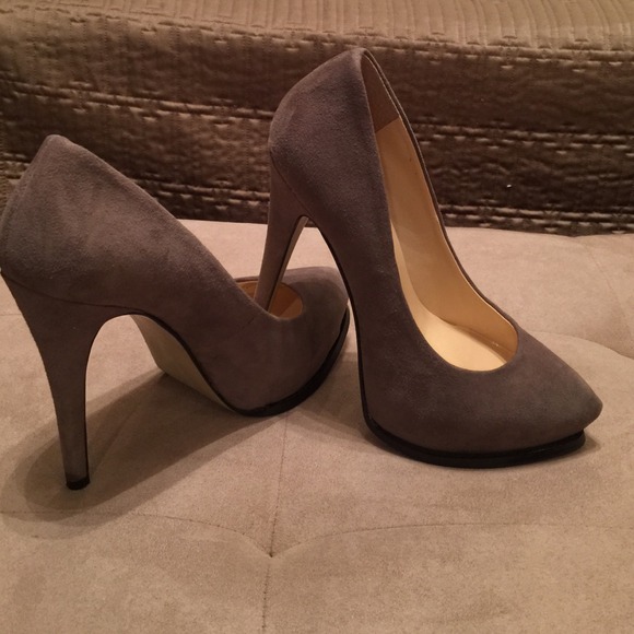 Guess 7M Gwamazed Gray 5" Heel 1" platform worn 4x