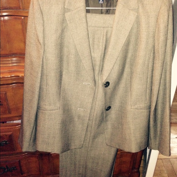 Evan-Picone Suit