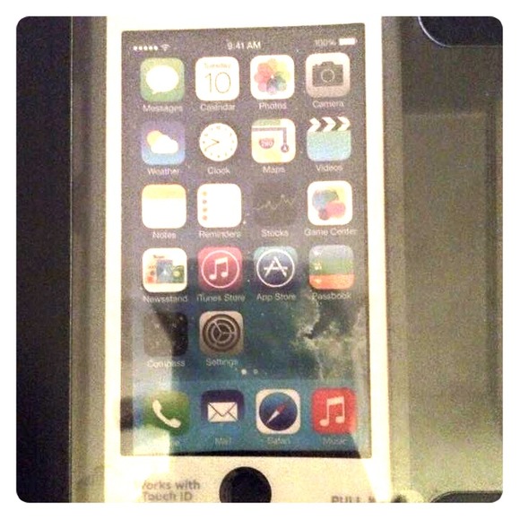 Brand new lifeproof never used !!