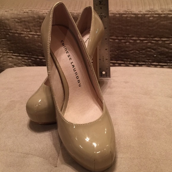 Chinese Laundry 7M Whistle Nude Taupe patent Leath - Picture 1 of 4