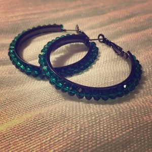FREE SHIPPING-Beaded emerald hoop earrings