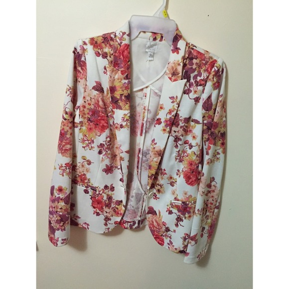 🌷FINAL REDUCTION🌺 Floral Lauren Conrad Blazer