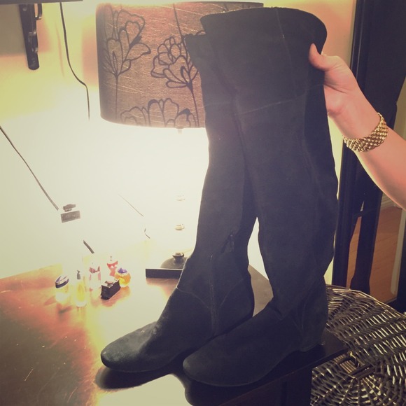 Kenneth Cole Reaction black knee high boots