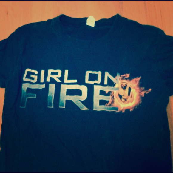 Hunger Games tee Girl on Fire