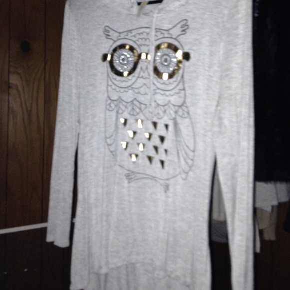 An occasion shirt/hoodie never worn