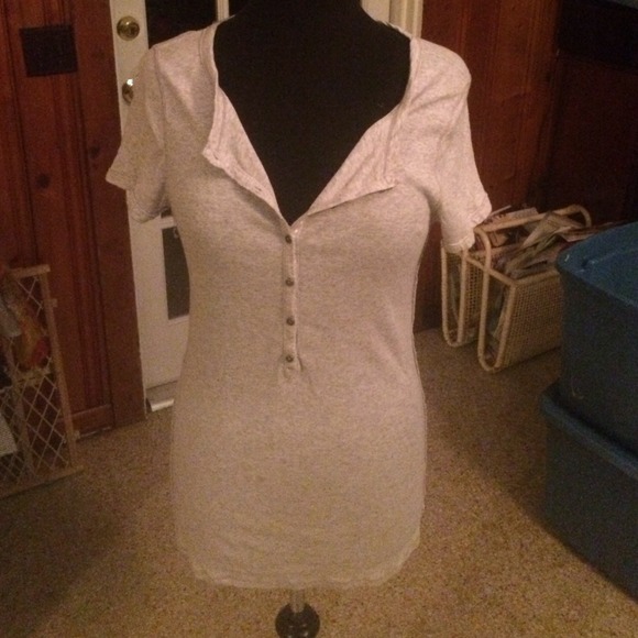 American Eagle gray button top! XL