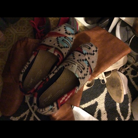 Tribal Print Toms