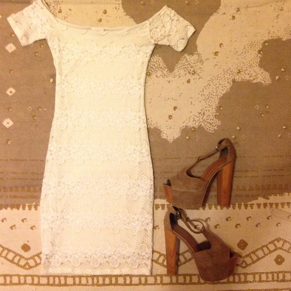 White lace body con dress