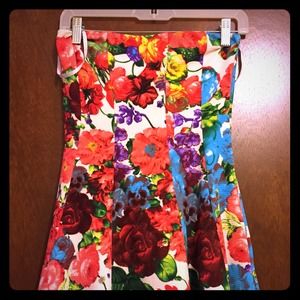 Floral short strapless dress