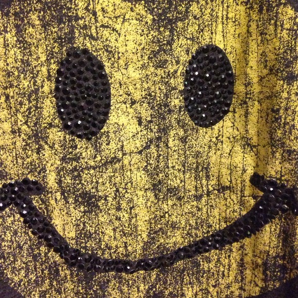 Smiley face of the shoulder top - Picture 2 of 2