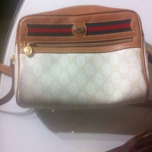 🚫SOLD🚫 Authentic vintage Gucci crossbody