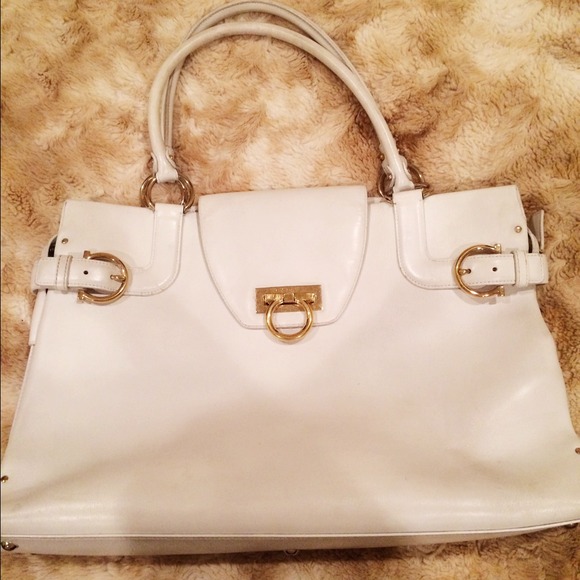 AUTHENTIC Salvatore Ferragamo Handbag💛💛💛💛💛