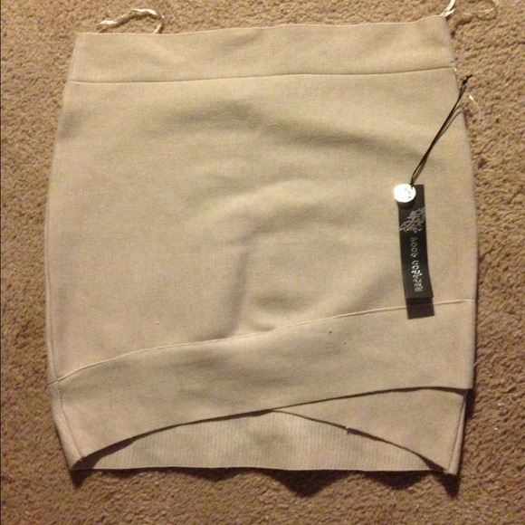 Mini Skirt NEW - Picture 1 of 1