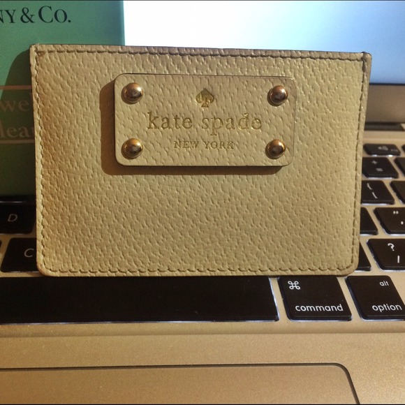 Gift - Picture 1 of 3