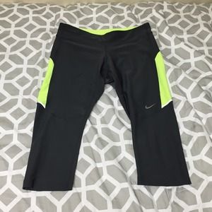 Nike Filament Capri Tights