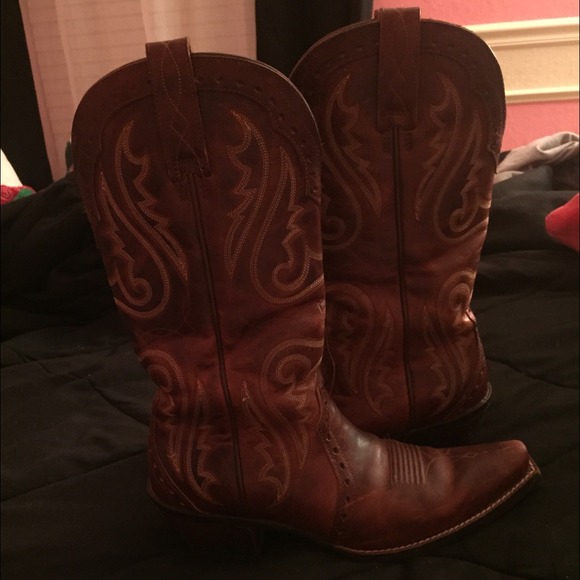Ariat size 7.5 cowboy boots!