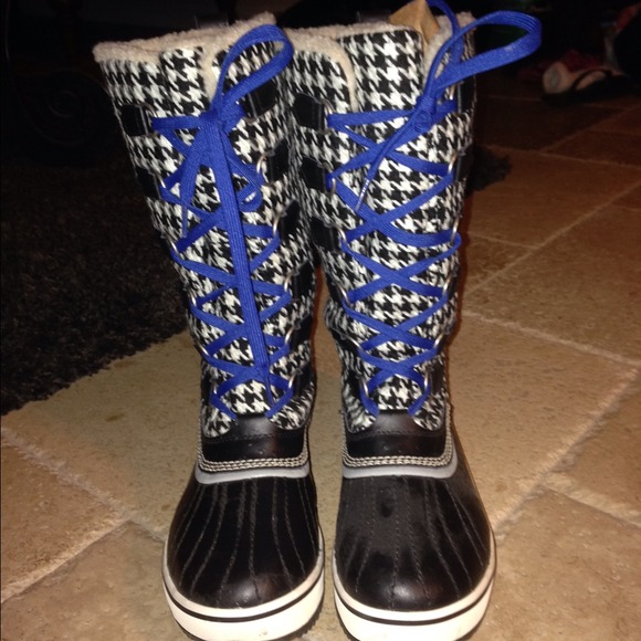 SOREL BOOTS