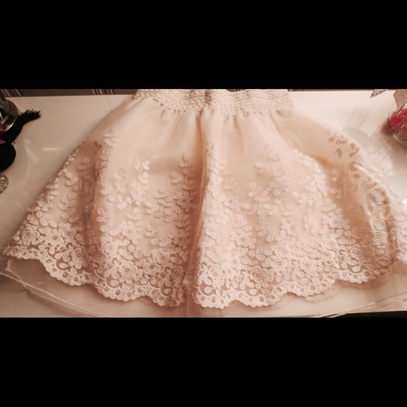 🚫sold in Bundle🚫Cream frilly skirt! - Picture 2 of 3