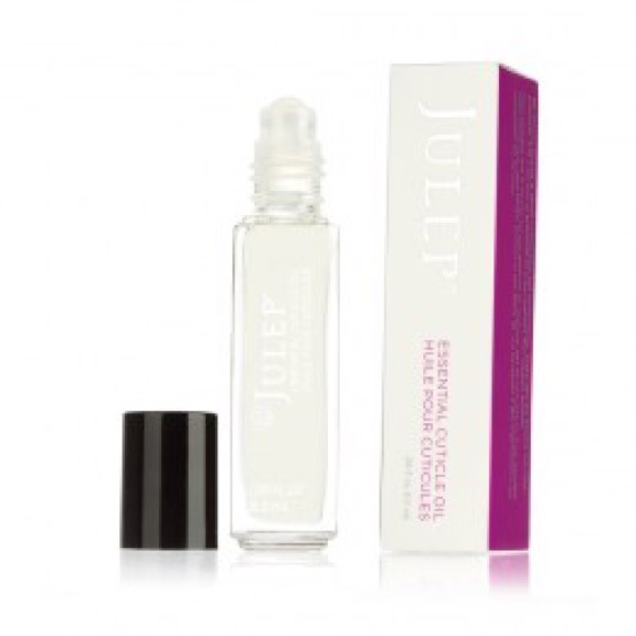 Essential cuticle oil