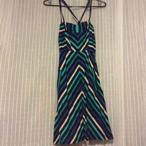 A line dress with pockets and chevron design