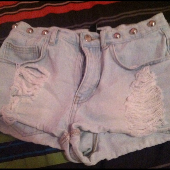 Crop top and shorts - Picture 2 of 4