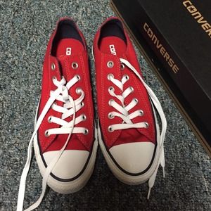 Red converse size 7