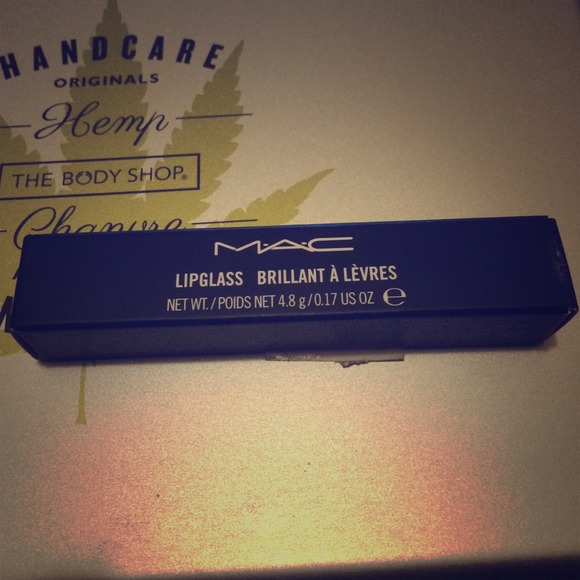 📛SOLD ON MER📛MAC Lipglass Nymphette - Picture 1 of 3