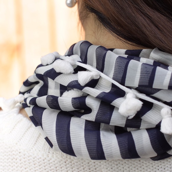 J. Crew Accessories - J. Crew silk infinity scarf