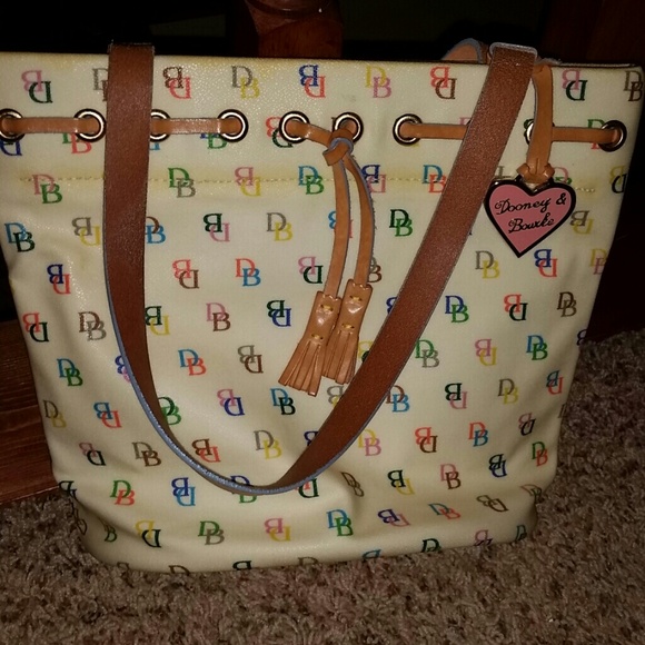 Dooney & Bourke Handbags - Dooney & Bourke tote