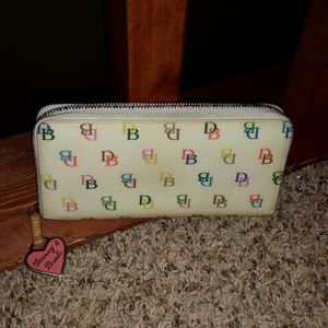 Dooney & Bourke wallet