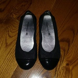 ***Sold in Bundle*** Eagle girls dress shoe