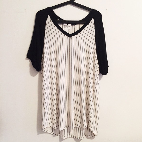 NWT Brandy Melville Oversized Baseball Tee