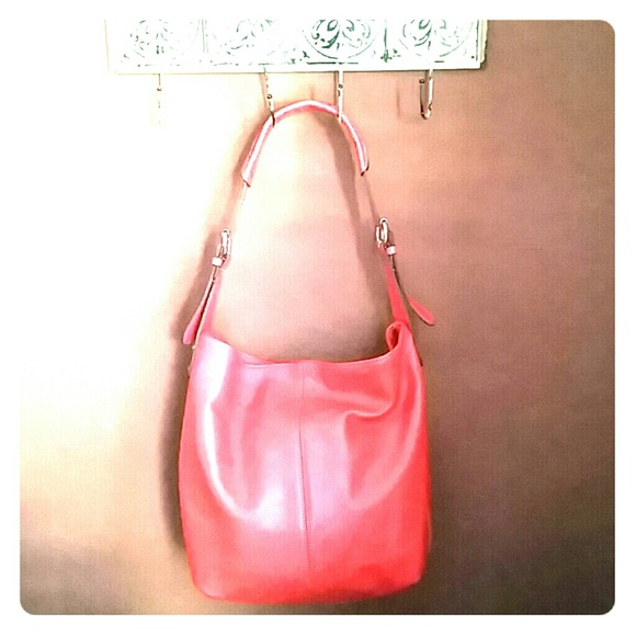 Tignanello purse / coral