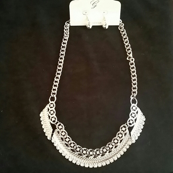 Necklace Set - Picture 1 of 3