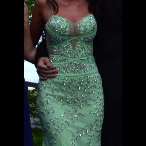 Beautiful long green prom dress