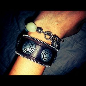 Harley Davidson leather steel bracelet. (Jewelry)