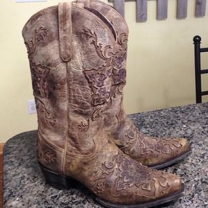 Lane
Western Boots  Reign Snip Toe Distressed Tan
