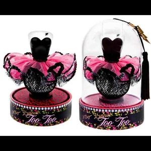 💝Betsey Johnson Too Too 1.7oz Perfume