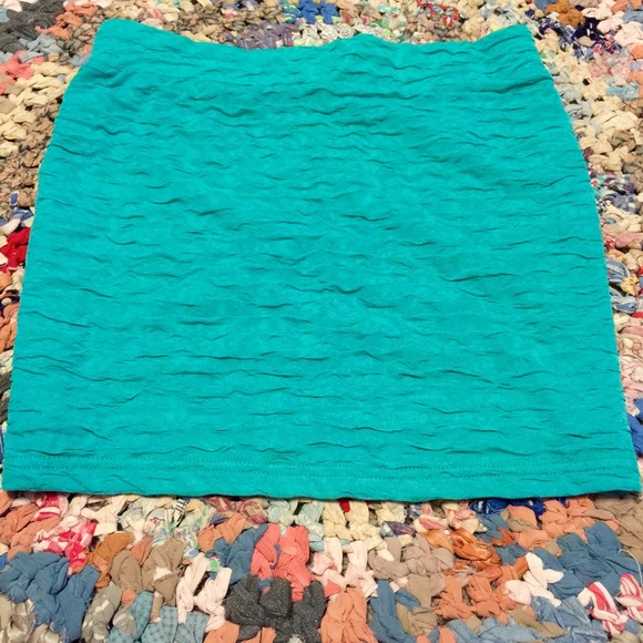 Teal crinkle mini